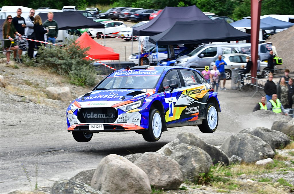 Efter weekendens Rally Sønderjylland deltager Simon Vallentin kun i årets KOMO Sprint den 20. juli. Resten af året kører han i udlandet.
(Foto: Morten Dam)